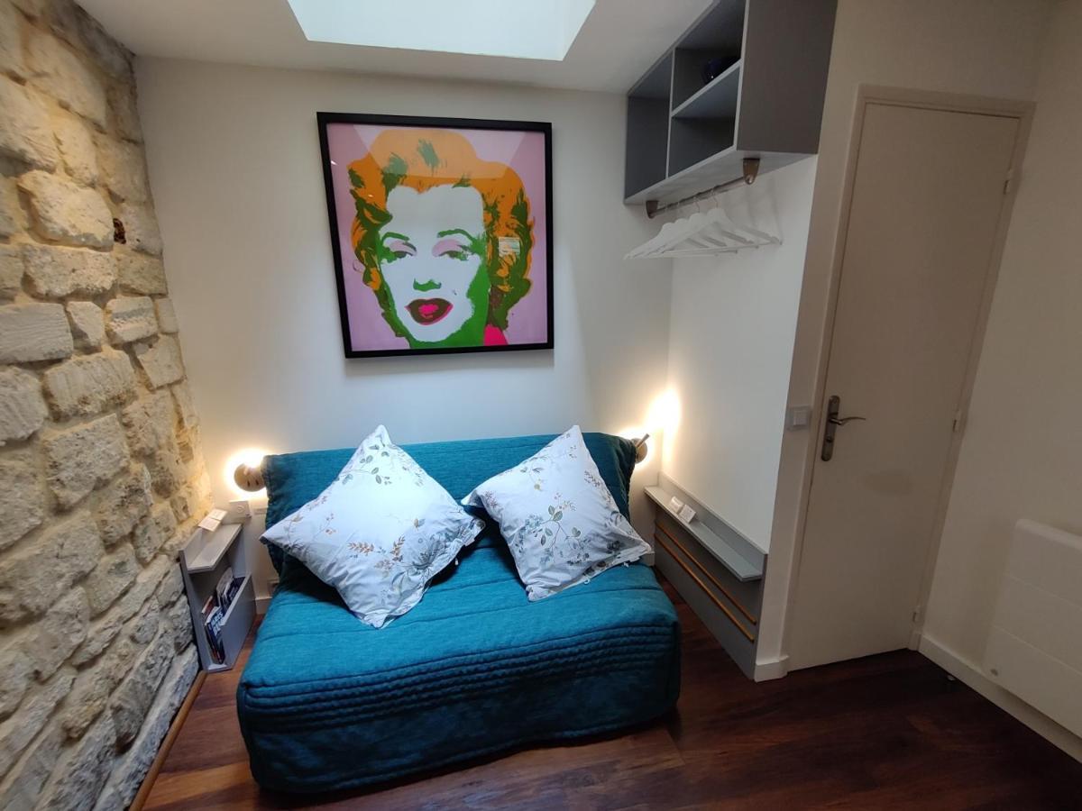 Romantic Tiny House Inside Montmartre Paříž Exteriér fotografie
